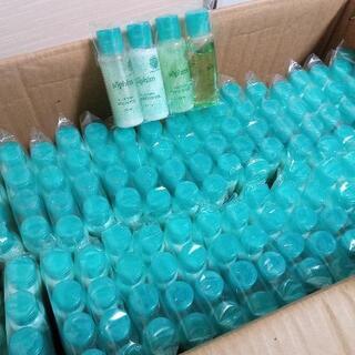2♦❨超超激安❩♦️❨新品未使用品❩♦️化粧水♦️ボディーローション♦️乳液♦️メイク落としクレンジングミルク♦️30ml入４本セット✕72袋♦️１ケース♦️携帯用にも色々お使いになれます♦️とても便利です♦️おすすめ♦️お早めにどうぞ♦️最終値段ですの画像