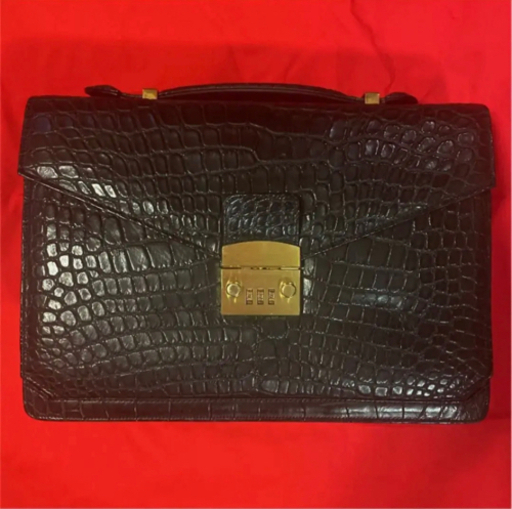 本物［マットクロコダイル］ビジネスバック