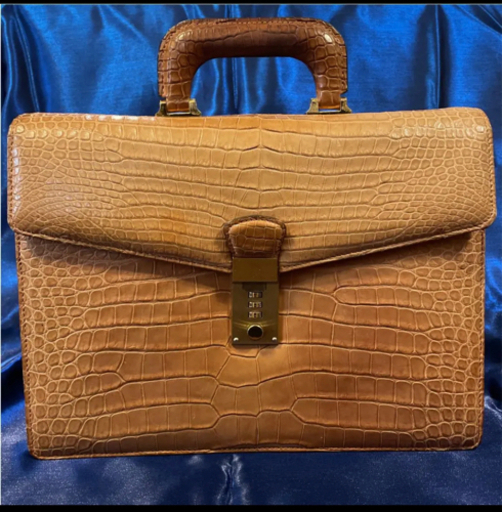 本物［マットクロコダイル］ビジネス鞄