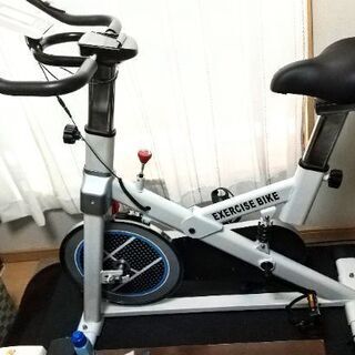 スピンバイク  静音 10kgホイール サスペンション搭載 