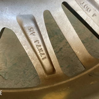 エクストレイル 純正ホイールタイヤの画像