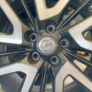 エクストレイル 純正ホイールタイヤの画像