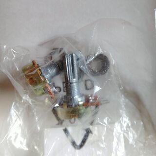 可変抵抗器（ボリューム）４個