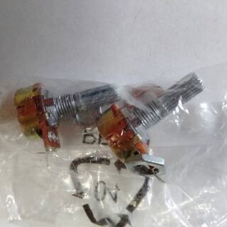 可変抵抗器（ボリューム）４個の画像