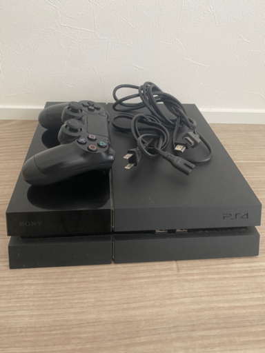 中古　プレステ4　本体・コントローラー・関連コード