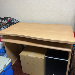 パソコンデスクの画像