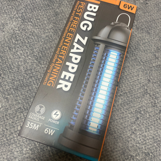 CHAYOO 電撃殺虫器 捕虫器 電気蚊取り器 UV光源吸引式 コバエ取り電気 無害 360° 6W 省エネ 静か 安全 臭いや煙なし 効果抜群 薬剤不用 赤ちゃん 妊婦 ペットにやさしい 室内 誘虫灯 吊り下げ式＆据え置き式両用 寝室/居間/台所/玄関/オフィス/飲食店などの画像