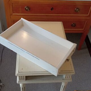 ヨーロピアンアンティーク調　サイドテーブルの画像