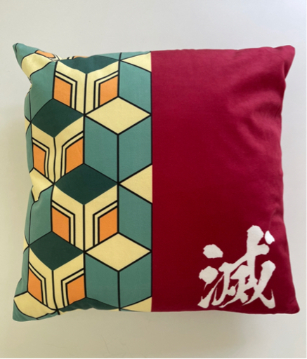 鬼滅の刃 スクエアクッション（新品・未使用）　☆