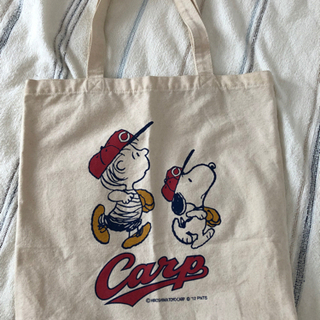 スヌーピーと広島東洋カープのトートバッグ