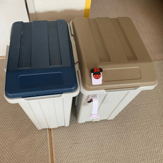 ゴミ箱2つ