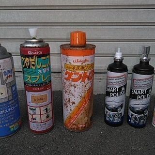 DIYに使うスプレーやニス塗り缶、車磨きに使うスプレー、100均...