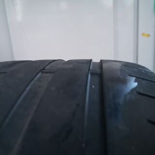 差し上げます 255/30ZR20 銘柄違い2本 タイヤバリアにでもの画像