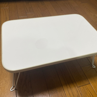 折りたたみ式の小型ミニテーブル