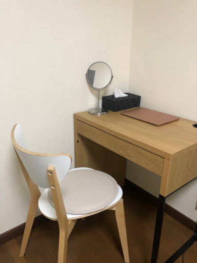 IKEA木質テーブル