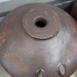 ①酒蔵の大きな壺　直径30㎝の画像