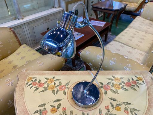 【愛品館八千代店】メッキ卓上ライト