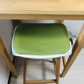 （値段下がりました)（美品）IKEA バーテーブルセートの画像