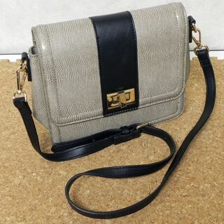 NATURAL BEAUTY BASIC【ショルダーバック】中古品