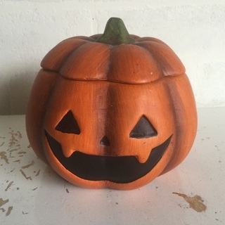 ハロウィン用陶器の入れ物の画像