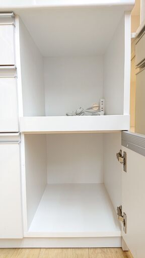 ★ ソフトクローズ キッチンボード レンジボード スライドドア 幅117cm×奥行48cm×高さ178㎝ 食器棚 ホワイト 鏡面■近隣配送無料 買取帝国 朝霞店