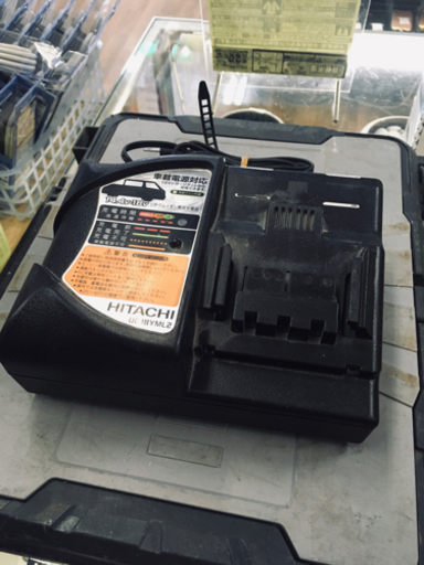 S230★ HITACHI ★VH14DBAL★ インパクトドライバー✙バッテリー2つ✙充電器　☆動作チェック OK