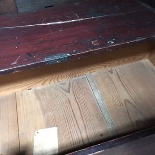 和箪笥　かなり古い時代の骨董品の画像