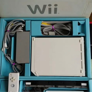 Nintendo Wii 本体 ニンテンドーウィー　ソフト5本付きの画像