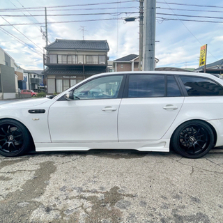 BMW 5シリーズツーリング　Mスポーツ　内外装フルカスタム　超希少車両☆の画像