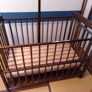ベビーベッドの画像