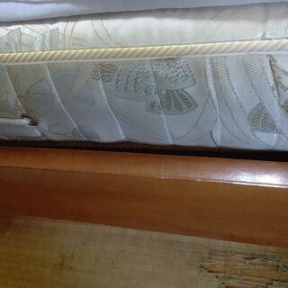 高級ダブルベッドの画像