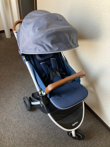 アップリカ　3輪ベビーカー　美品