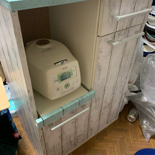 レンジ台 食器棚 コンセント付き 差し上げます。の画像