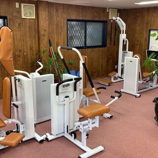 ストレッチジム　マシンストレッチ　動的ストレッチ