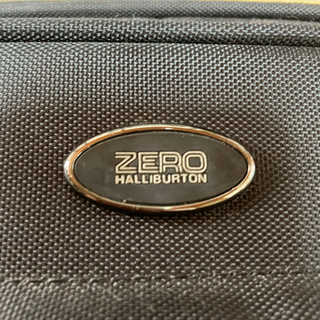ZERO Halliburton スーツケースの画像