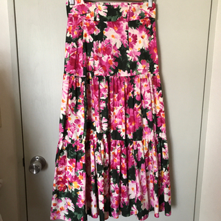 ZARA 新品 花柄ロングスカートの画像