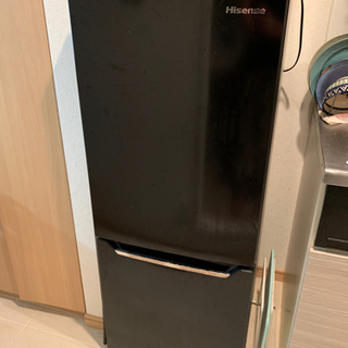 【引き渡し決定済】Hisense冷蔵庫(黒)　3年使用　6000円