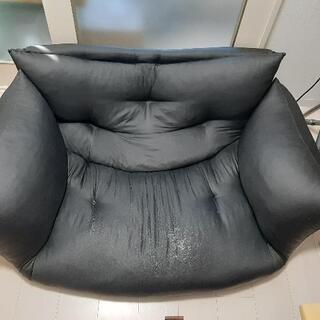 譲ります　２人用合皮ソファー　ブラック