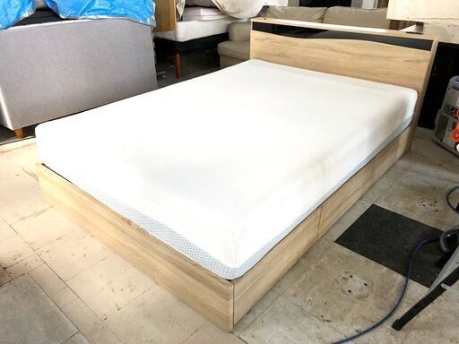 札幌近郊　送料無料　ｽｲｰﾄﾃﾞｺﾚｰｼｮﾝ　ﾀﾞﾌﾞﾙﾍﾞｯﾄﾞ　ｺﾝｾﾝﾄ　照明付き