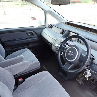 ステップワゴン【ご成約済み、ありがとうございました！】本車検2年付きでコミコミ35万円！！☆8人乗り☆パワースライドドア☆FOPナビ☆バックカメラ☆クーラーしっかり効きます！の画像