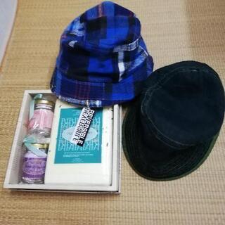 女性、子供用雑貨いろいろ未使用品のみ（エプロン、リバーシブル帽子、箱瓶入りやディズニーキャラクタータオル、カフェエプロン、日焼け止め等）の画像