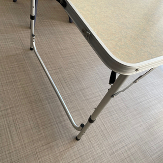 アルミフォールディングテーブルの画像