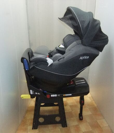 綺麗/クルリラプレミアム/新生児～４歳頃/ISO FIX対応/２０１９年購入/回転/洗濯済み