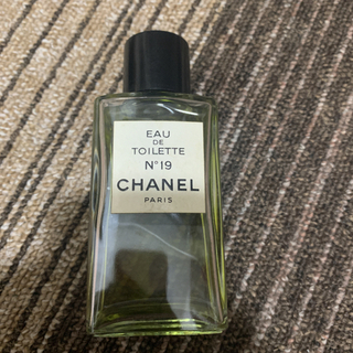 CHANEL No19香水