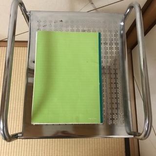 3段スチールラック　分解可能　A4サイズ　キャスター付きの画像