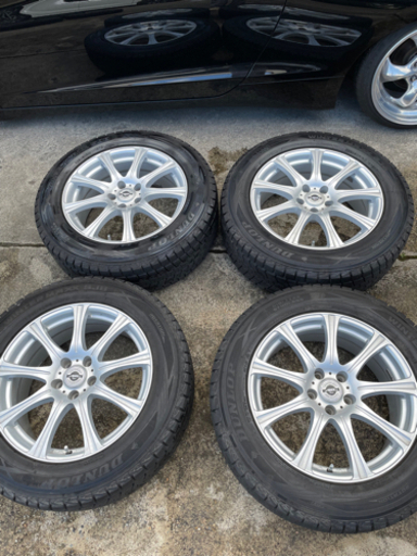 215/60R18 DUNLOP WINTERMAX SJ8 スタッドレス　4本セット