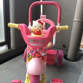 【お値下げしました】三輪車　美品　ハローキティ