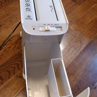 【シュレッダー】フェローズ Fellowes B-052C WS [クロスカットシュレッダー]の画像