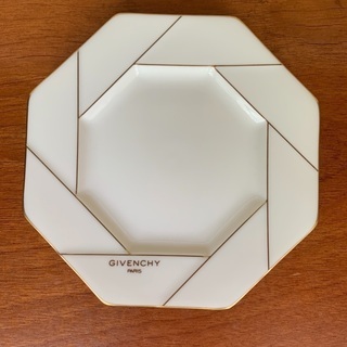 ジバンシィーティーセットペア(カップ口径8cm 受け皿13､5cm) 未使用品の画像