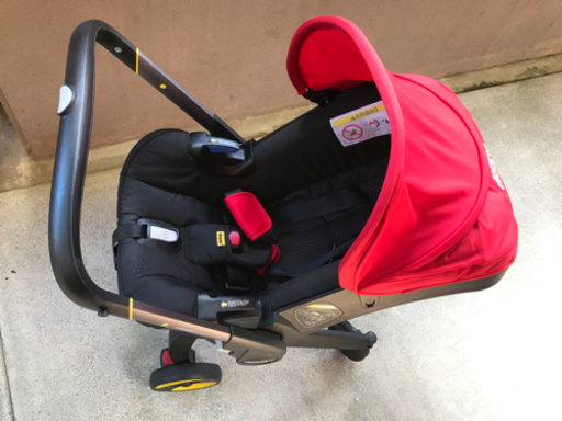 doona(ドゥーナ) ベビーカー兼チャイルドシート&専用ISOFIX ベース&おまけ